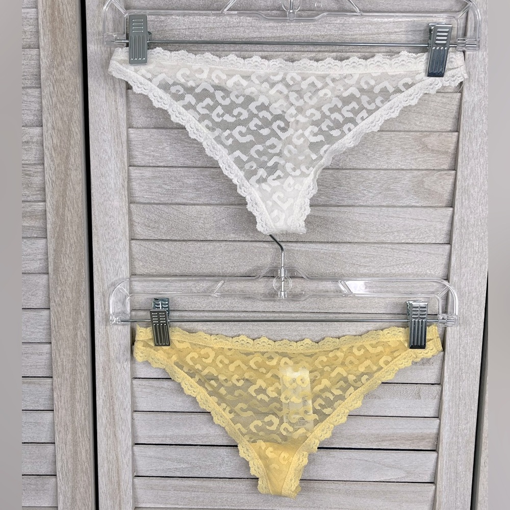 GAP BODY Thongs (Set of 2) Lacy Cheetah Print White and Yellow-Small